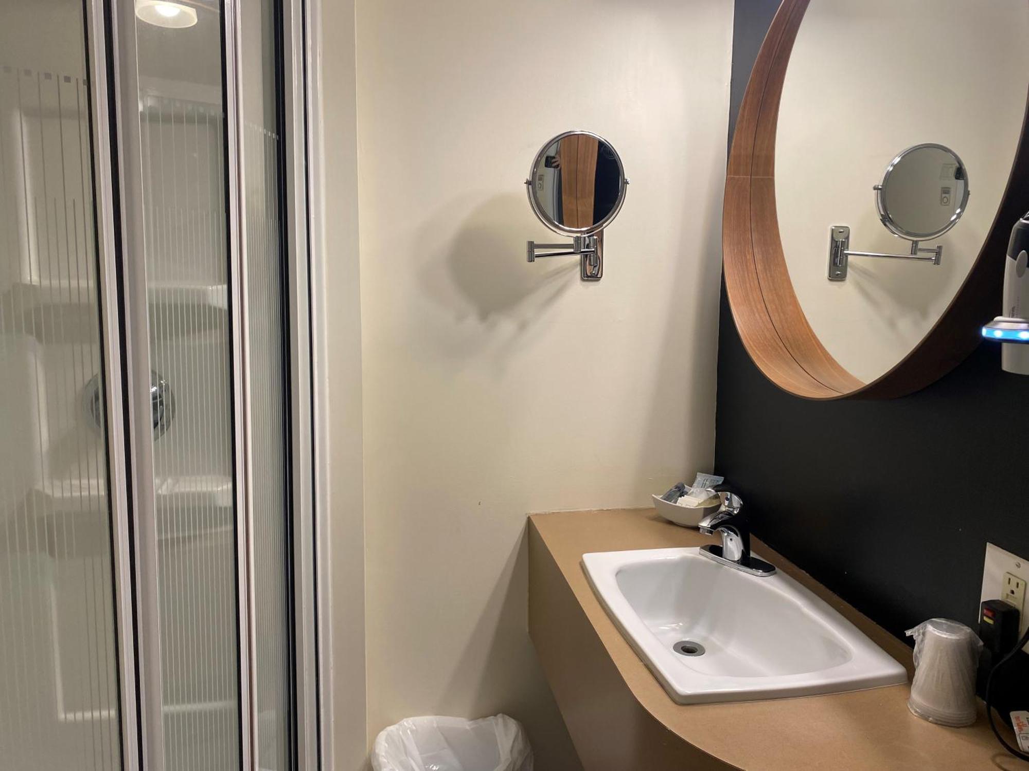 Hotel Centre-Ville مونتماغني المظهر الخارجي الصورة